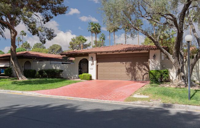 Remodeled home in Guard Gated Spanish Oaks with great outdoor spaces