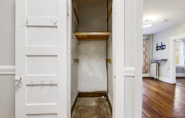 Studio, 1.5 baths, 410 sqft, $2,800, Unit 10