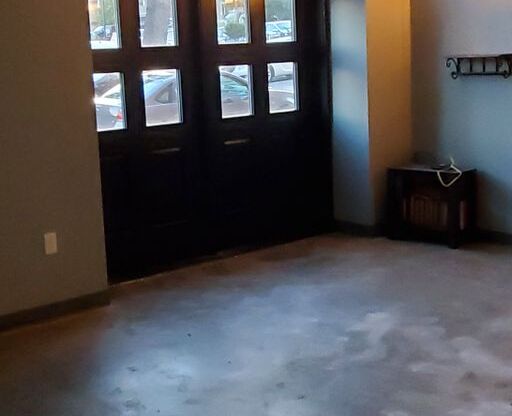 2 beds, 1 bath, 912 sqft, $1,704, Unit 101W