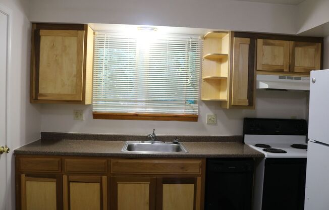 2 beds, 1 bath, 700 sqft, $880, Unit 9020
