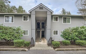 Beautiful 2Bed/1.75Bath in an Exclusive Community in the heart of Kirkland!