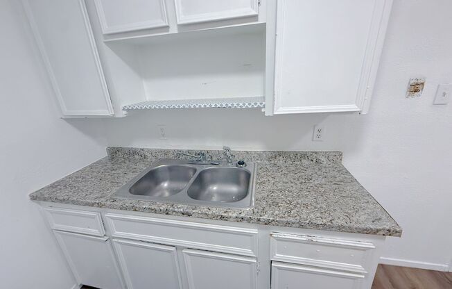 1 bed, 1 bath, 520 sqft, $650