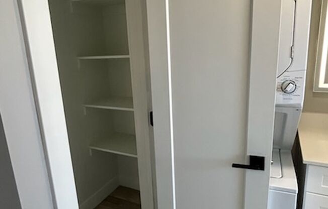 1 bed, 1 bath, 574 sqft, $1,195, Unit 18