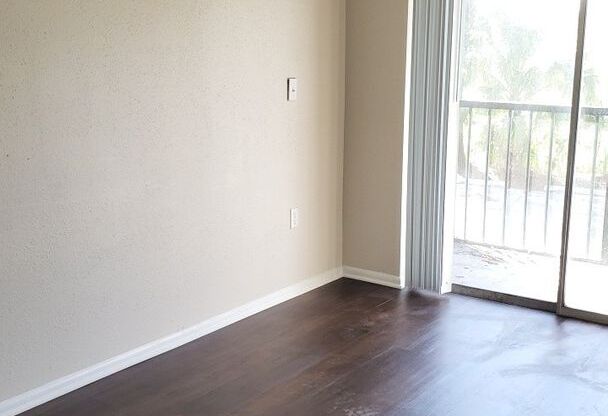 Walk to Uptown Altamonte!