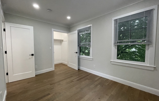 2 beds, 1 bath, 700 sqft, $3,800, Unit 3