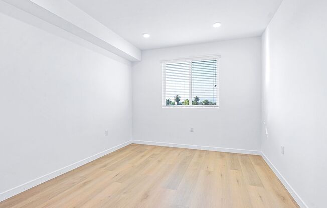 3 beds, 2 baths, 1,400 sqft, $3,700, Unit 502