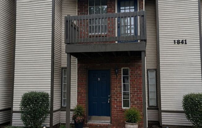 2bed/2.5 bath condo close to downtown