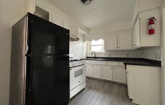 1 bed, 1 bath, $1,050, Unit C