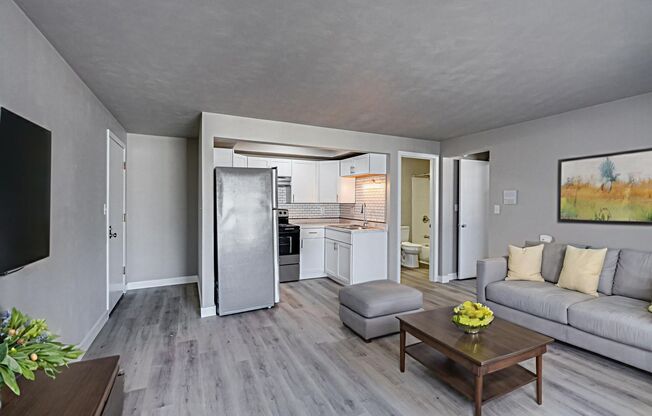 1 bed, 1 bath, 582 sqft, $999, Unit 2333-06