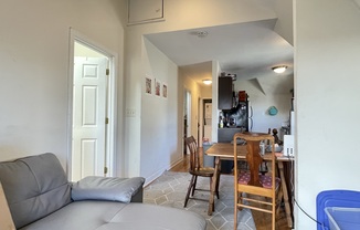 3 beds, 1 bath, $5,100, Unit 3