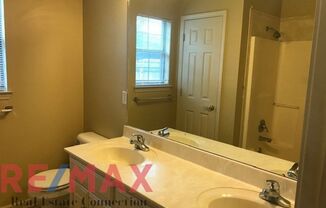 3 beds, 2 baths, $1,450