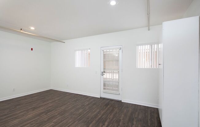 Studio, 1 bath, 800 sqft, $2,000, Unit 321