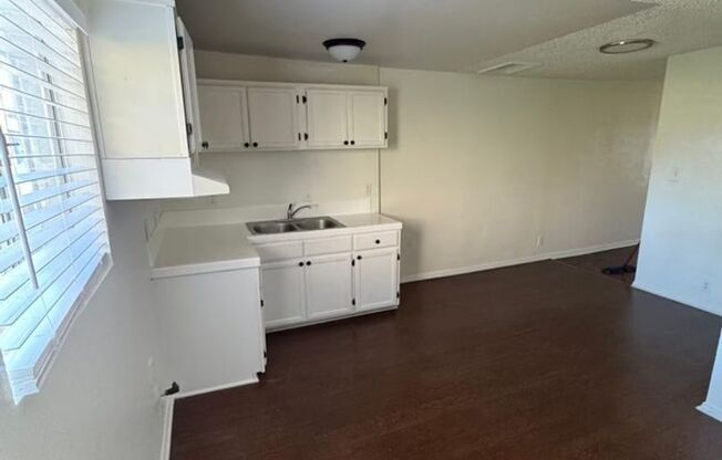 1 bed, 1 bath, $2,096, Unit 119