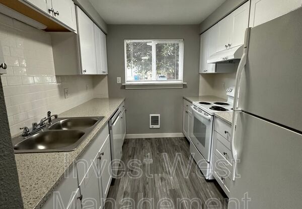 222 NW 12 AVE