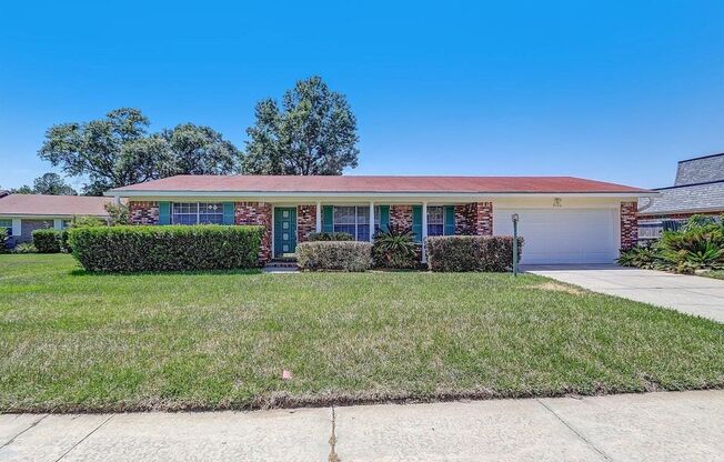 Beautifully Renovated 3-Bedroom Home in the Heart of Mandarin!