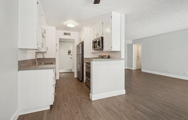 1 bed, 1 bath, 600 sqft, $1,648, Unit 302