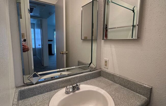 1 bed, 1 bath, 660 sqft, $1,000, Unit 1204