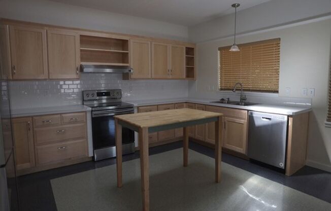 2 beds, 2 baths, $2,195