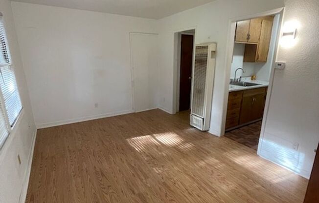 13127 / 13129 Hazel Avenue