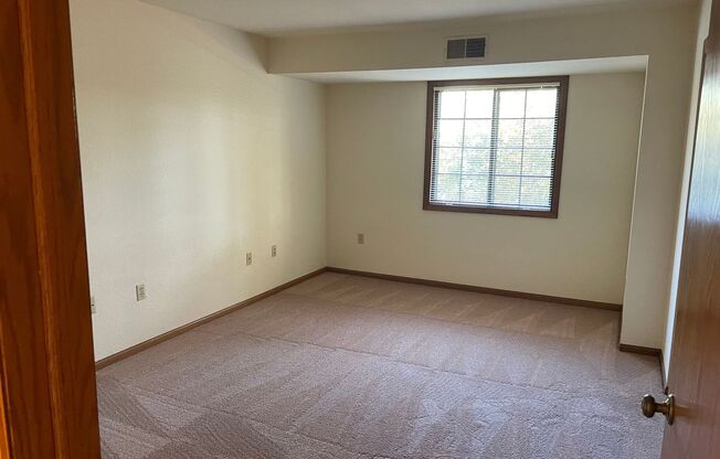 2 beds, 2 baths, 1,400 sqft, $1,650, Unit 6855-103