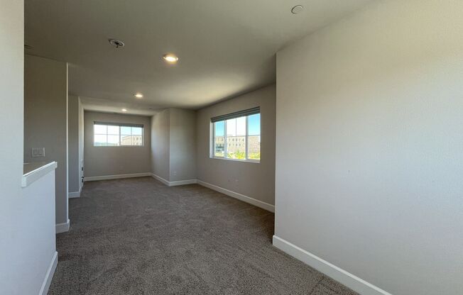 4 beds, 3.5 baths, $2,995