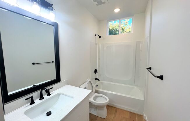 1 bed, 1 bath, 450 sqft, $2,195, Unit 24