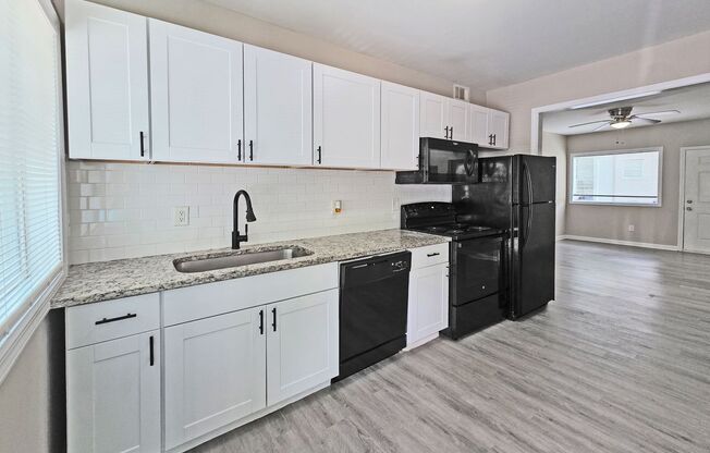 359 Lanier [Vania]
