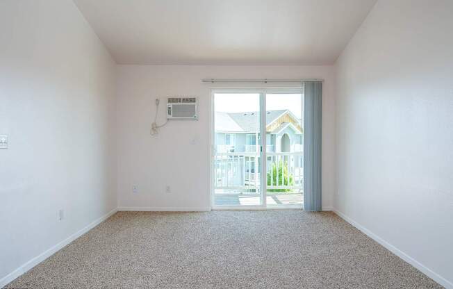 Center Pointe | Living Area