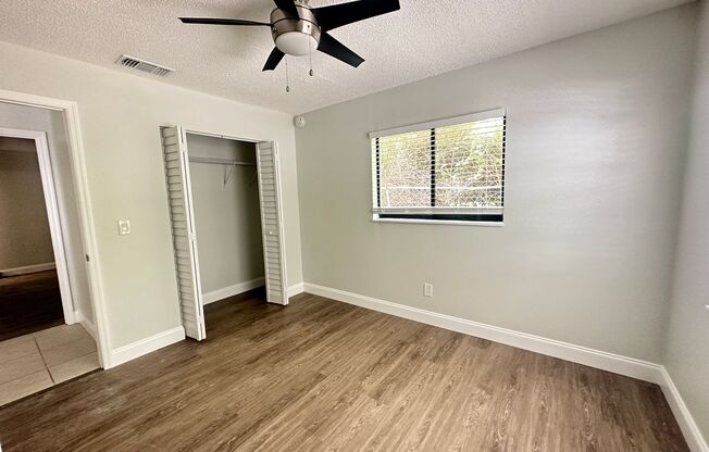 Lakeside Cove Apartments