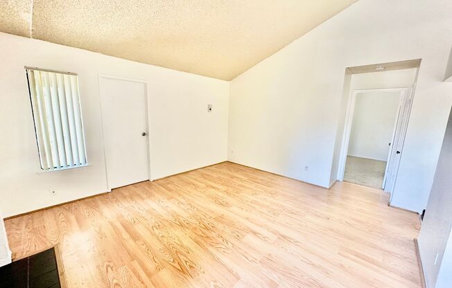Fully Remodeled Sunnyside 2/1 in Ranchwood Gated Community