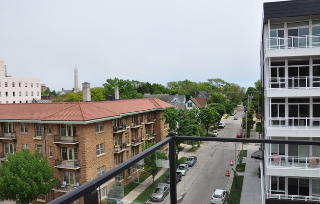 2 beds, 1 bath, 1,000 sqft, $2,240, Unit 407