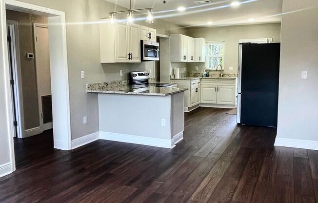 Stylish 3-Bedroom Bungalow Near Downtown Tampa - AVAILABLE ON JULY 5TH