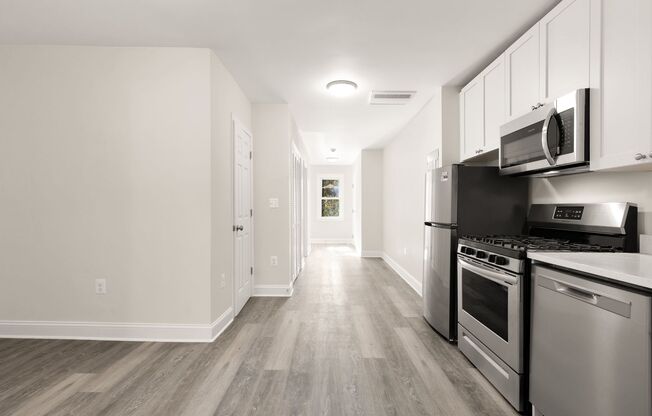 3 beds, 1 bath, $1,000, Unit 2