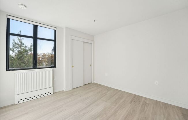 3 beds, 1 bath, 668 sqft, $4,650, Unit 502