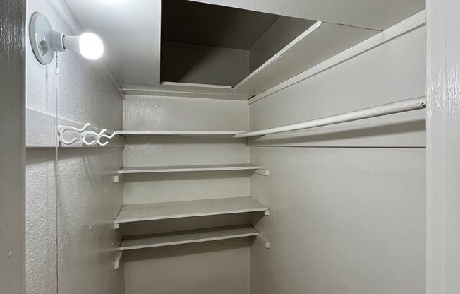 1 bed, 1 bath, $1,595, Unit 59