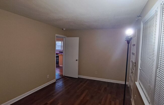 4 beds, 2 baths, $1,595