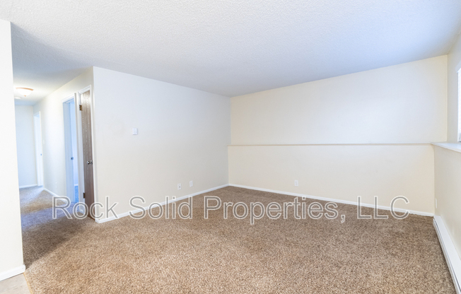 714 RANGE BLVD 4