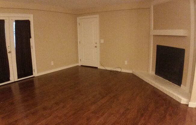 Beautiful one bedroom apartment close to NW Expressway