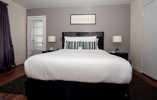 2 beds, 1 bath, 725 sqft, $1,799, Unit C207