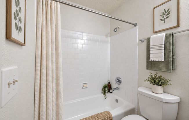 2 beds, 2 baths, 1,016 sqft, $1,195, Unit 2-13B