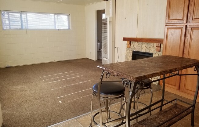 Studio, 1 bath, 450 sqft, $1,100, Unit #3