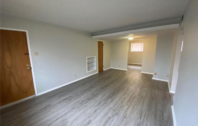 2 beds, 1 bath, 750 sqft, $965