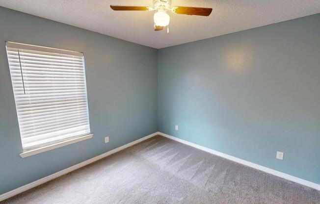 3 beds, 2 baths, 2,043 sqft, $1,700