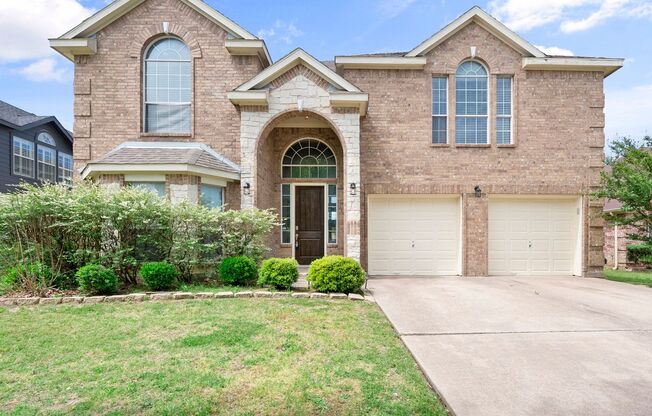 Grand Mansfield Home with newly renovated Kitchen