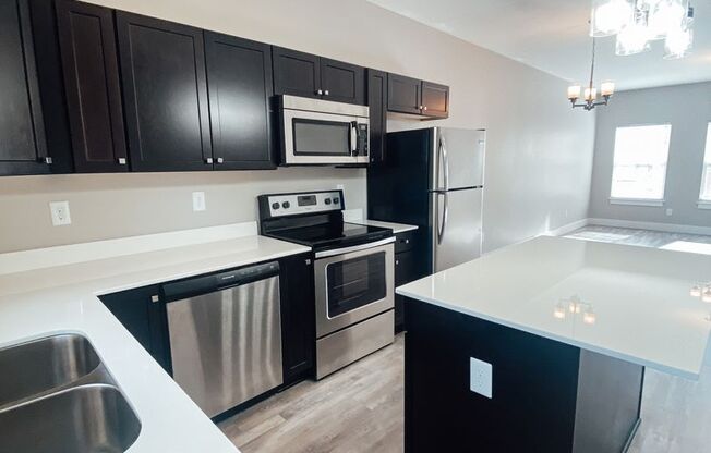 2 beds, 2.5 baths, 990 sqft, $1,495, Unit 324 Halo Drive (15)