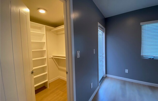 6411 LEXINGTON AVE