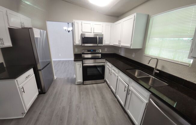 3-Bedroom, 2.5-Bath Home in Desirable Lithonia Location!!