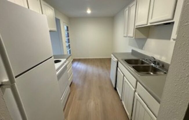 1 bed, 1 bath, 800 sqft, $1,345