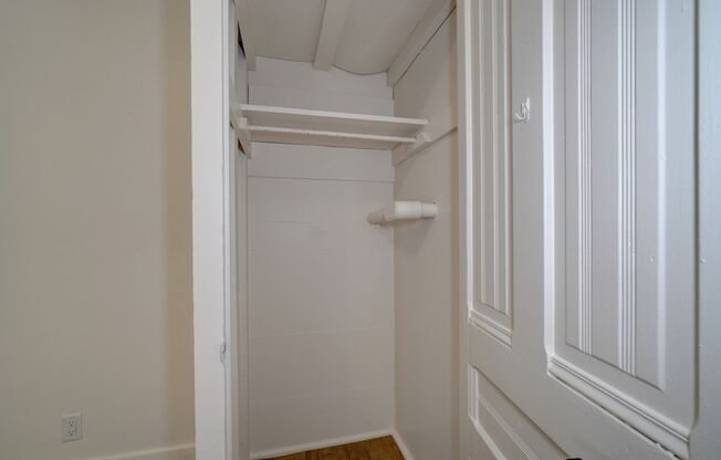 1 bed, 1 bath, $1,299, Unit 718 - 04
