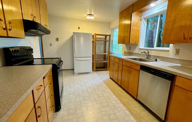Three Bedroom Home in Whittier Heights!